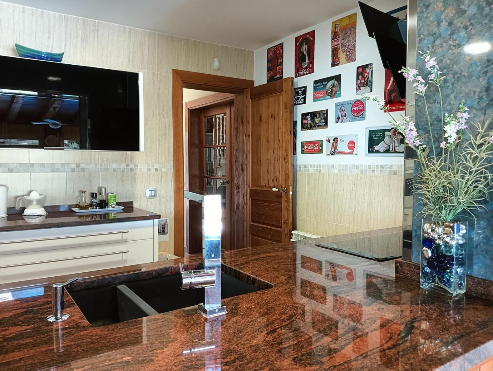Villa Du Lac Speciale Pour Famille Avec Enfant Riudecanyes Eksteriør bilde